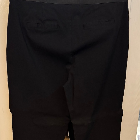 Laundry by Shelli Segal Women's Pull-on Black Pants - Picture 2 of 4